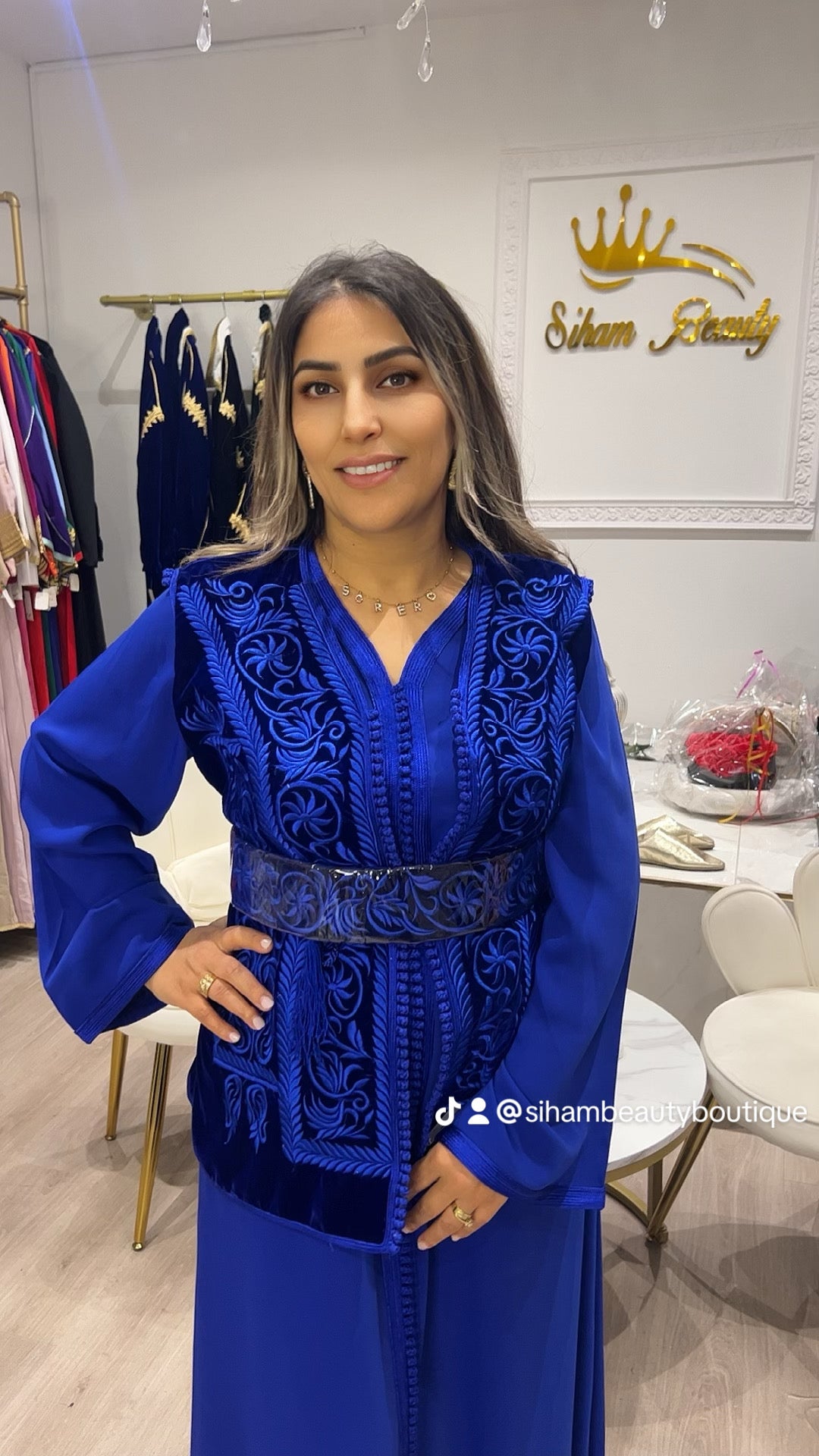 A CAFTAN MODERNE