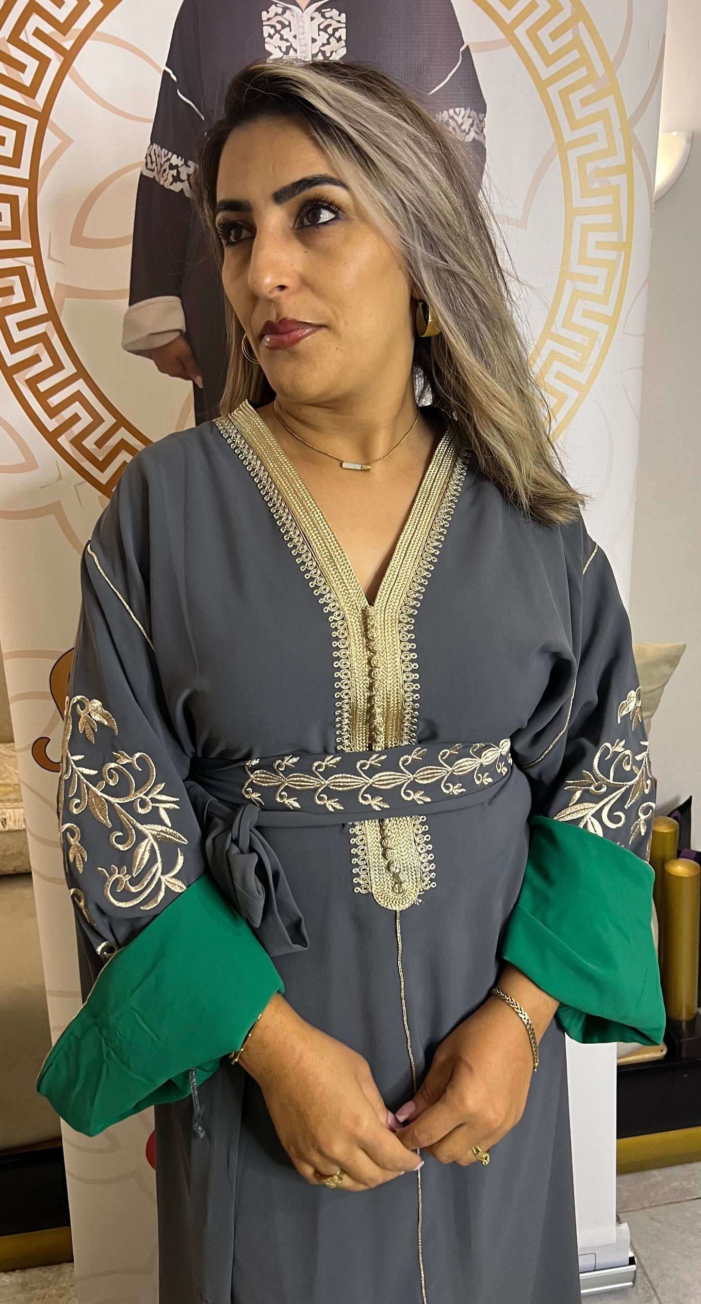 CAFTAN ROYALE avec manche verte